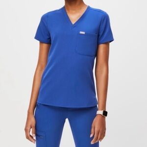 FIGS women's Winning Blue Catarina One-Pocket Scrub Top - Size XS